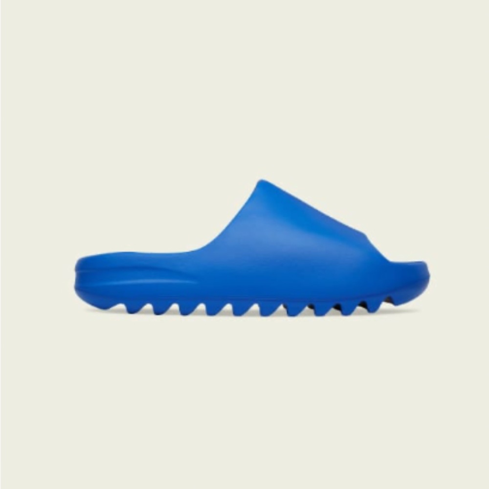 YEEZY SLIDE